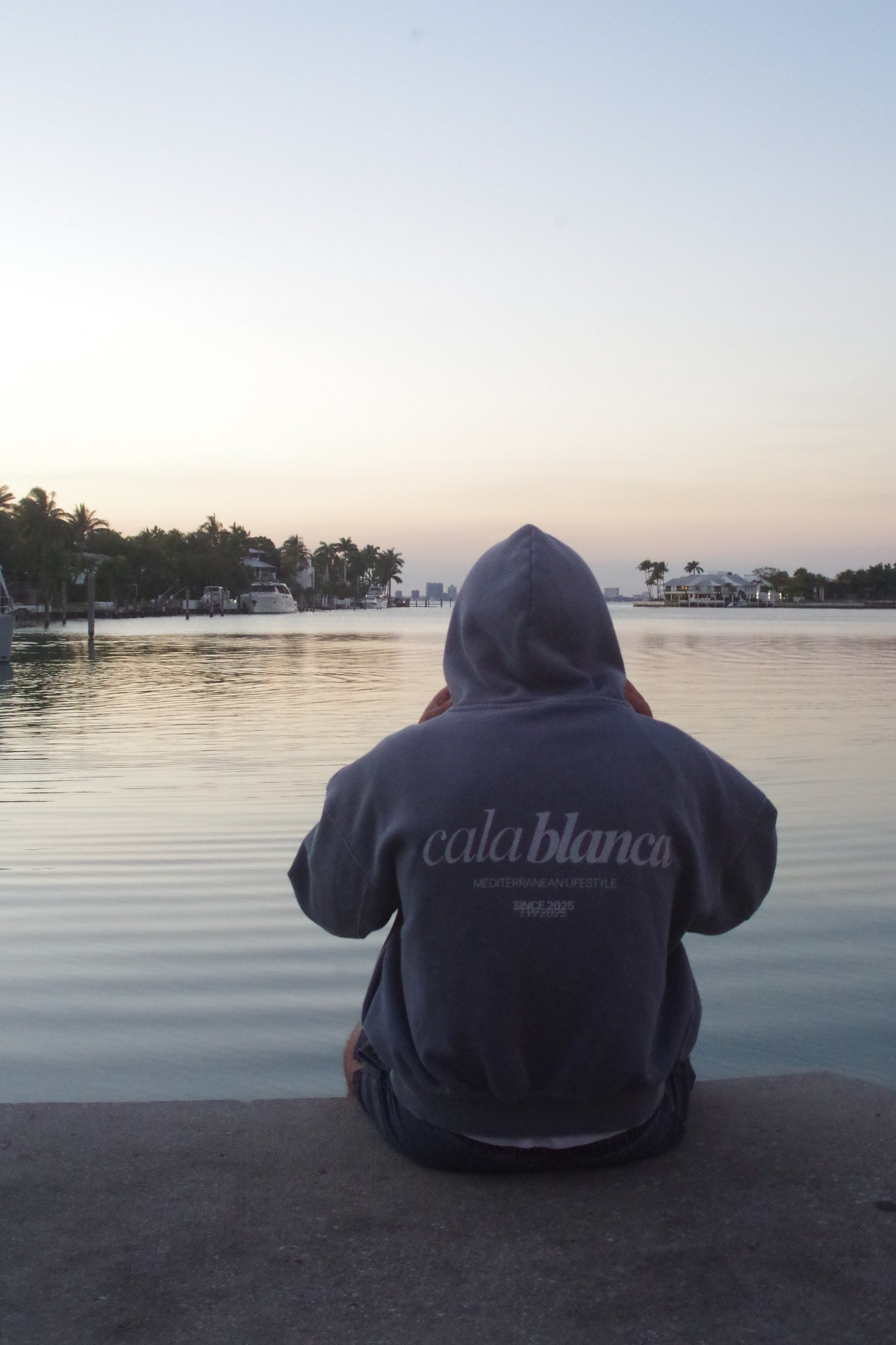 Essential Washed Hoodie